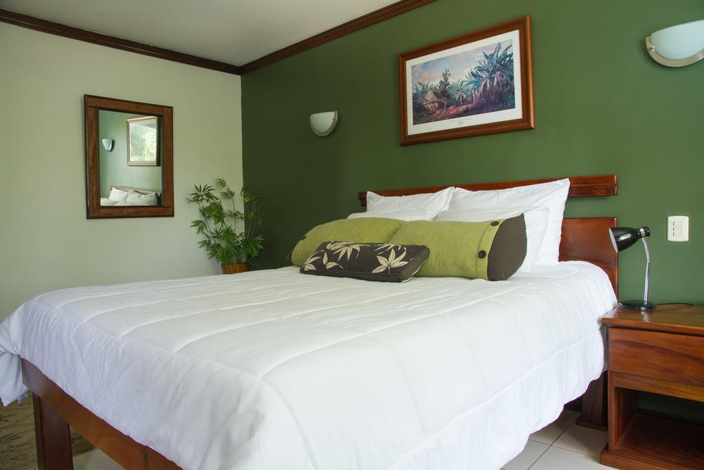 Getaways At Pueblo Real Hotel Quepos Exterior photo